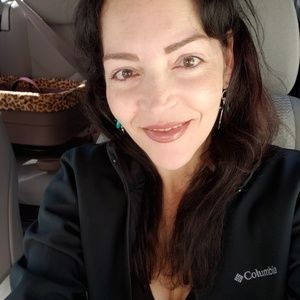 Meet your Posher, Liz